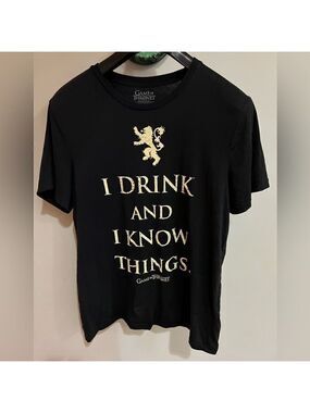 Game Of Thrones DRINK AND I KNOW THINGS T-Shirt T-Shirt Authentic
